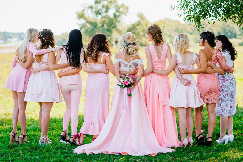 Sujetadores para invitadas de boda, ¿cómo elegirlos?