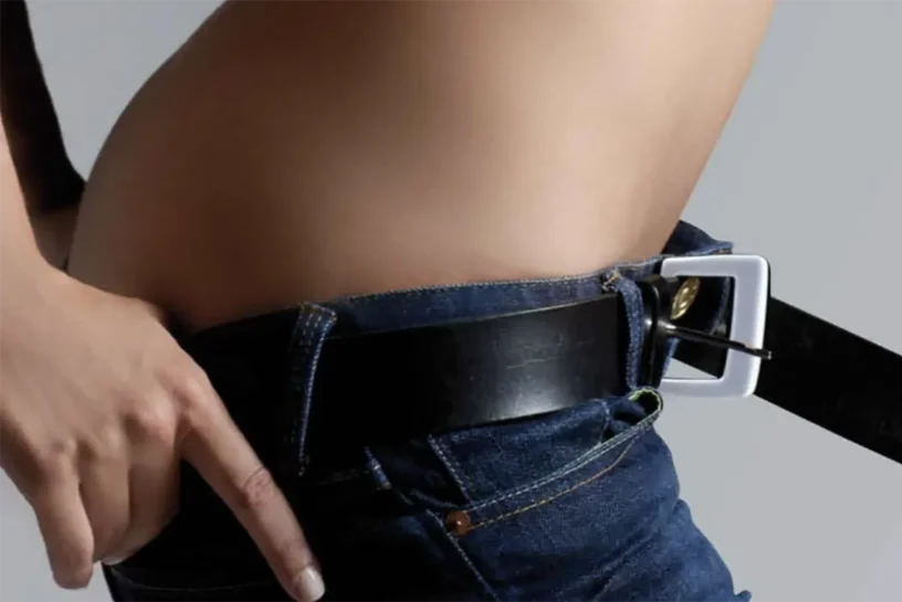 Tanga autoadhesivo: la ropa interior más discreta