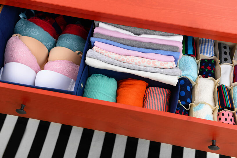 trucos-para-guardar-la-ropa-interior-en-el-cajon